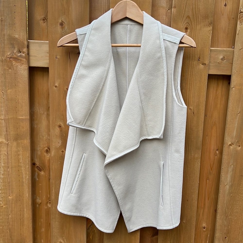 VINCE size S bone coloured vest, wool blend with lamb leather lining